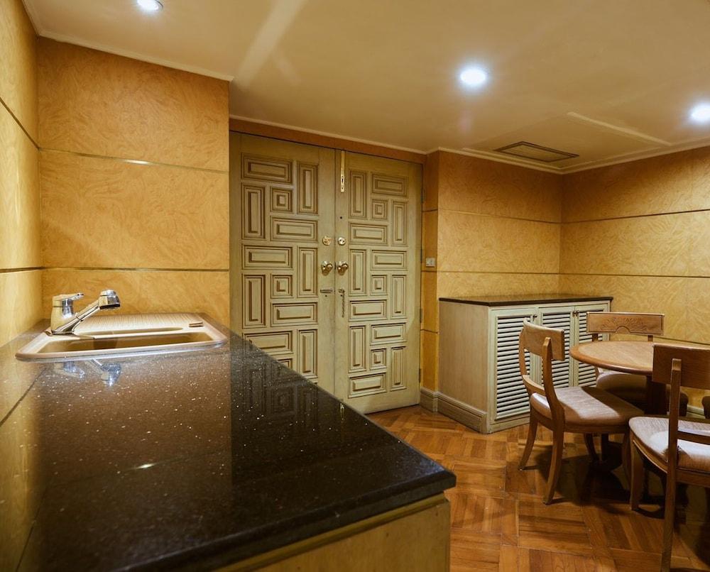 The Royal City Hotel Bangkok Exterior photo