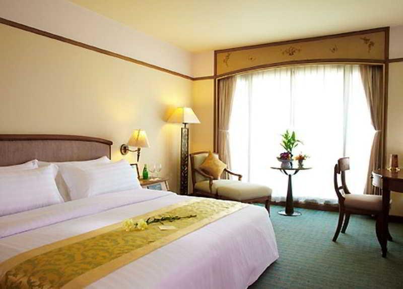 The Royal City Hotel Bangkok Room photo